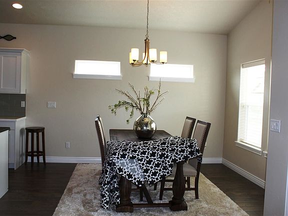4th image of 2020 Yellow Pine Dr