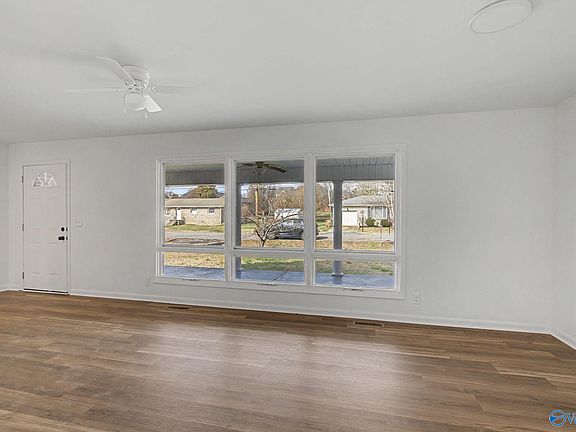 5th image of 1106 Bagley Dr