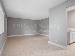 516 Meadows Cir, Boynton Beach, FL 33436
