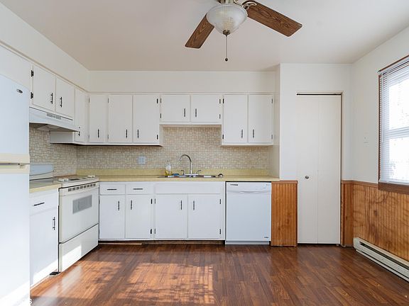 2nd image of 2228 Brentwood Ave