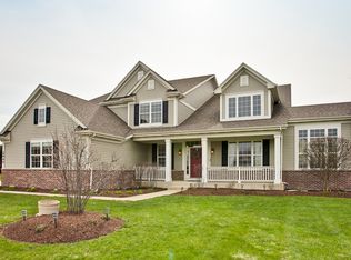 2440 Downing Cir, Gurnee, IL 60031