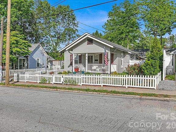 3rd image of 36 S Oaklawn Ave