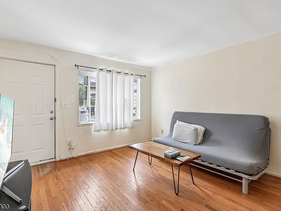 4th image of 22 Hecker St #22