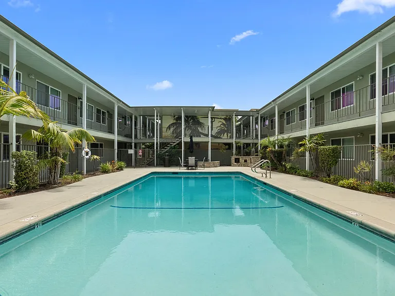 The Tahitian Apartments — Photo 7