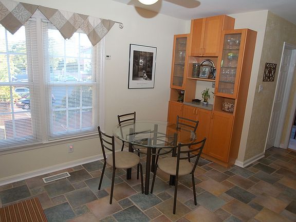 Large table space in Kitchen
