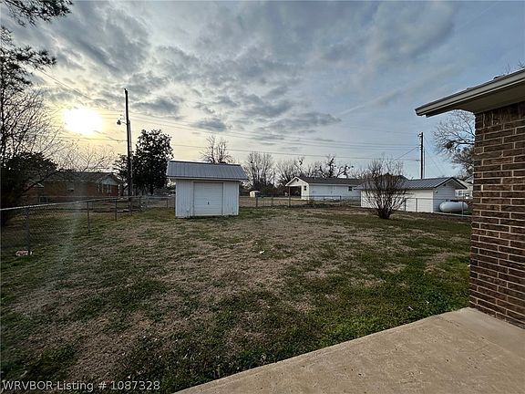 4th image of 206 Roberts Loop