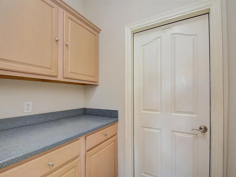 7511 S Linpar Ct — Photo 19