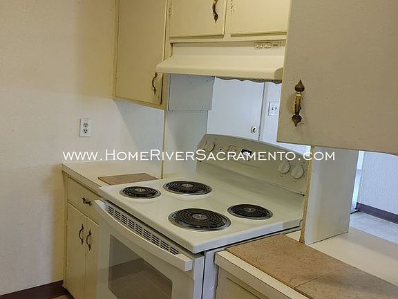 4th image of 3150 Bredehoft Way