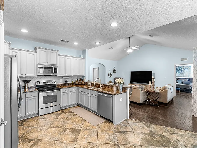 270 Whispering Lake Dr — Photo 18