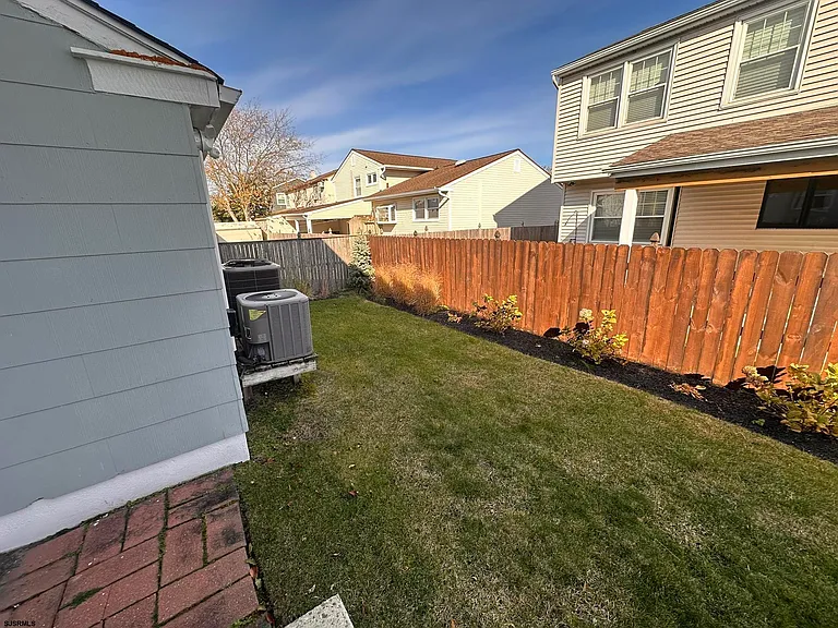611 N Delavan Ave — Photo 19