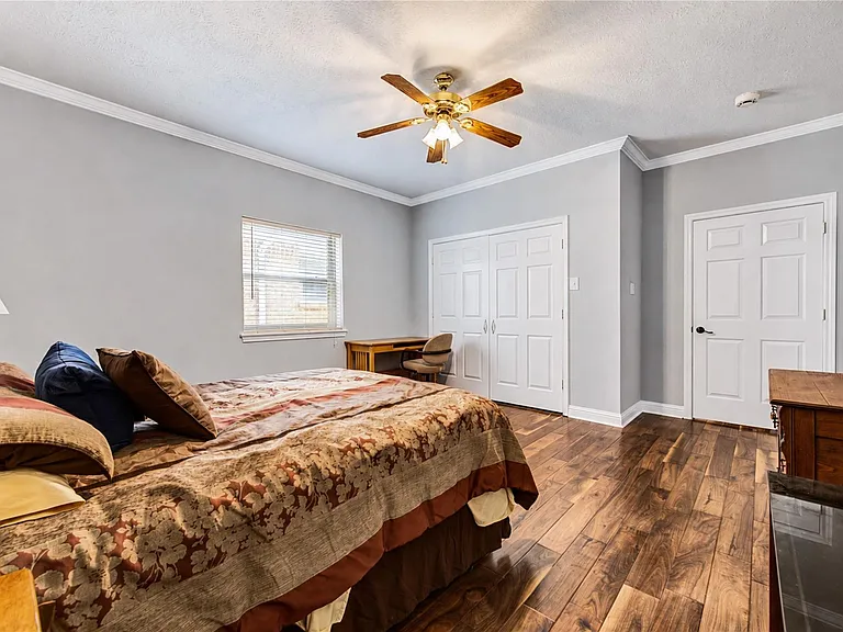 1811 Emerald Green Dr — Photo 27