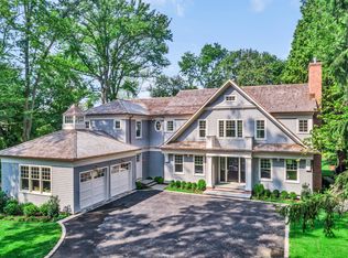 9 Shaw Pl, Riverside, CT 06878