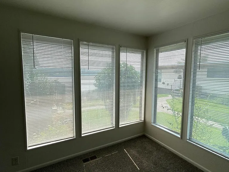 1019 W Lakeside Dr — Photo 12