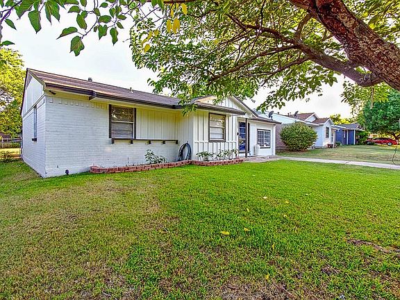 3rd image of 522 Sun Valley Dr