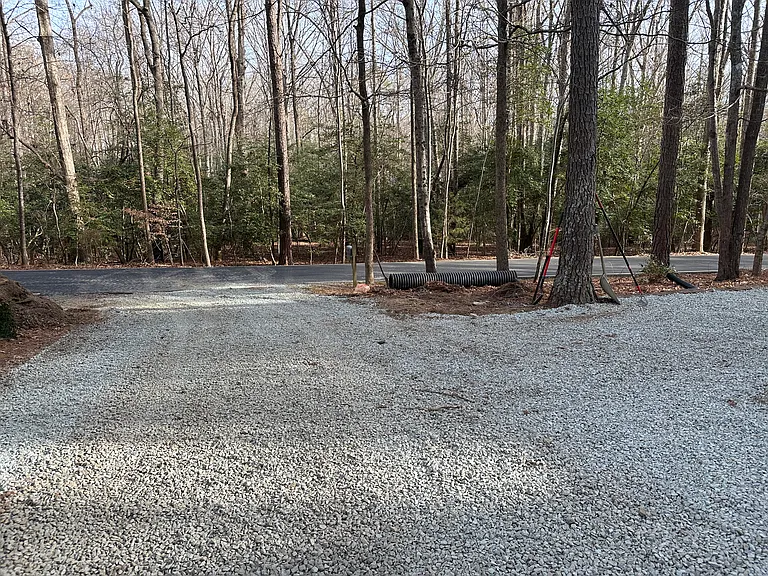 driveway with plenty of parking