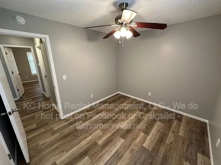211 NW Barr Rd #C — Photo 20