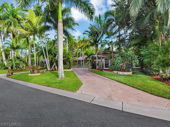 2nd image of 5662 Eichen Cir W