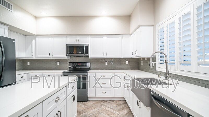 1st image of 1891 E Oasis Dr