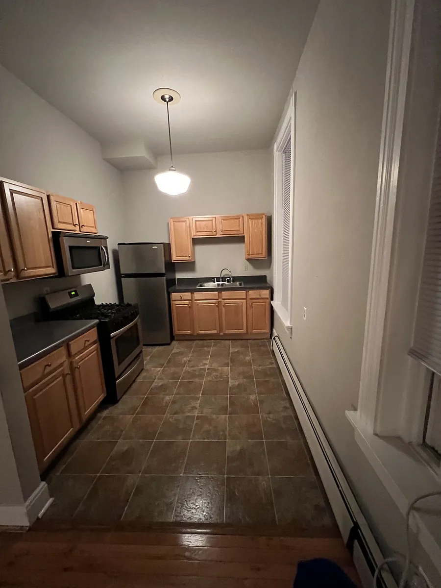 Kitchen - 1324 Chapel St #1