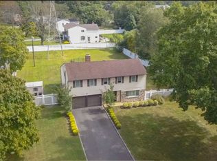 12 Shari Ln, East Northport, NY 11731