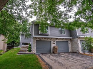 6910-6914 Chester Dr, Madison, WI 53719