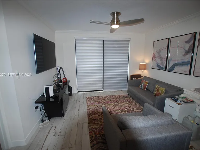 511 Lucerne Ave #306 — Photo 14