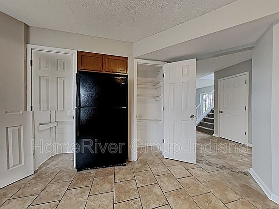 5th image of 6874 Loretta Ct