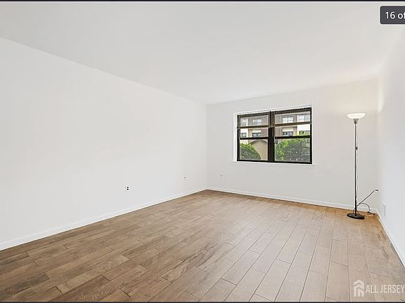 4th image of 1602 Raspberry Ct