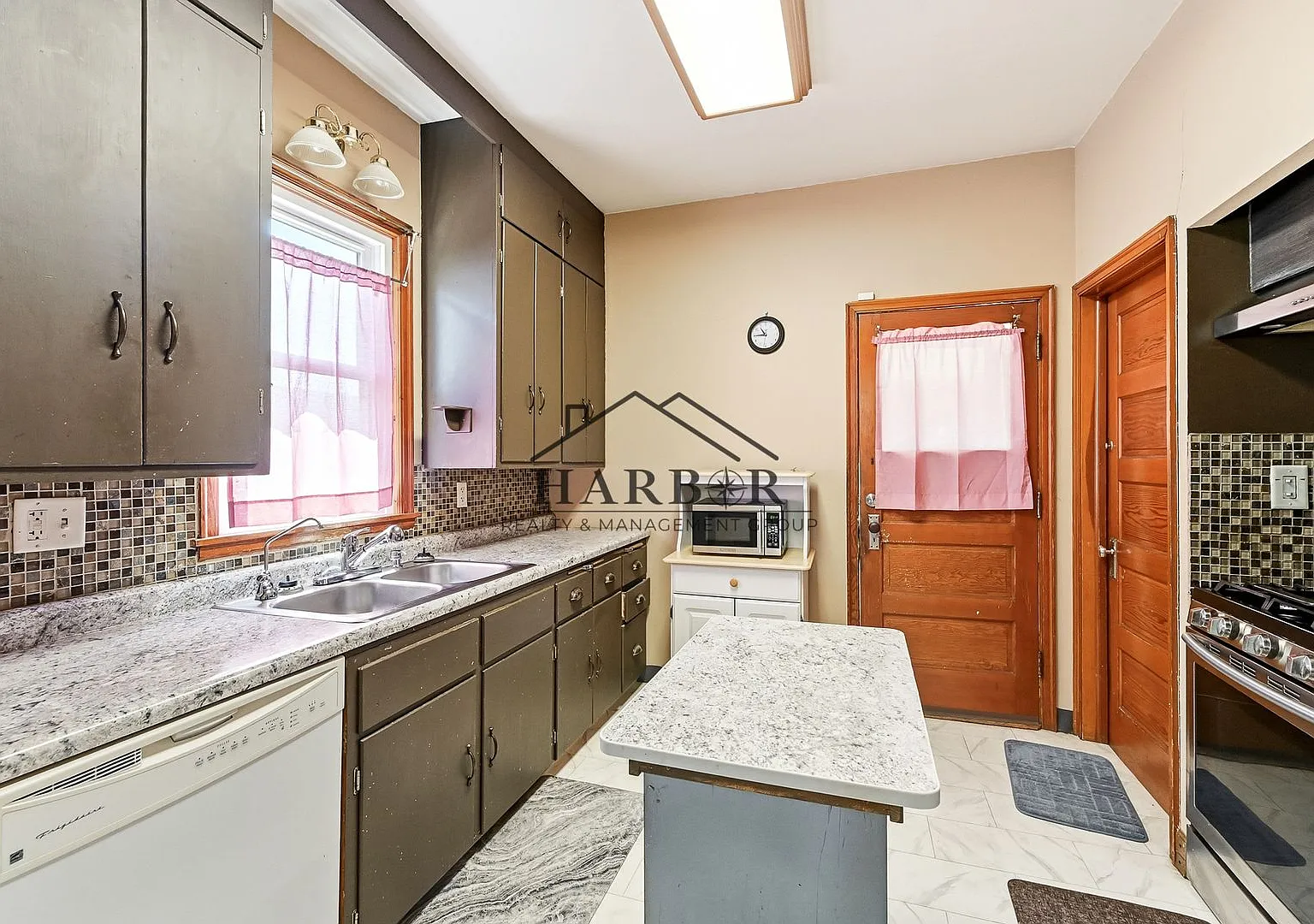 228 8th Street NW Rochester MN — Photo 2