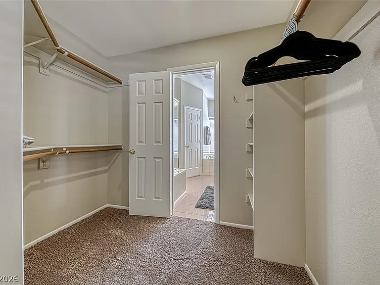 8421 Honeywood Cir — Photo 14
