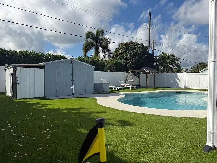 516 E Whitney Dr — Photo 36