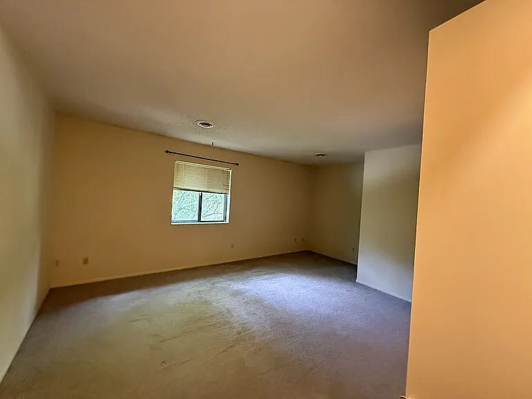 265 Sycamore Dr #20 — Photo 14