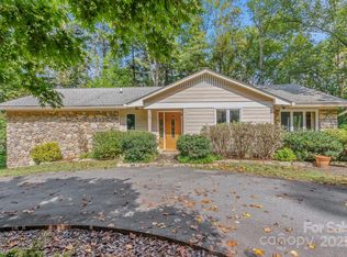 36 Wilderness Rd, Asheville, NC 28804