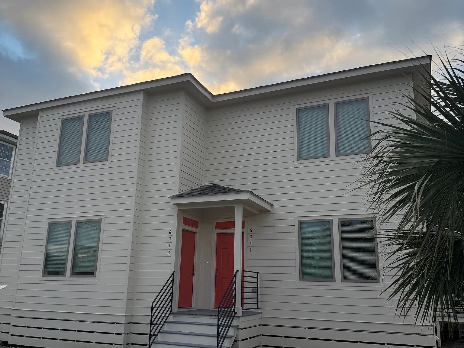 2 bed, 1050 sqft, $1,590 — Photo 1