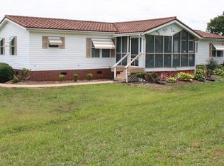 1268 Pleasant Hill Cir, Martin, GA 30557