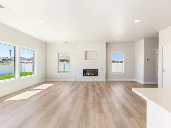 7663 Grapevine Ct, West Richland, WA 99353