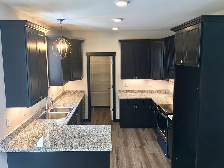 2303 N Landon Ln — Photo 8