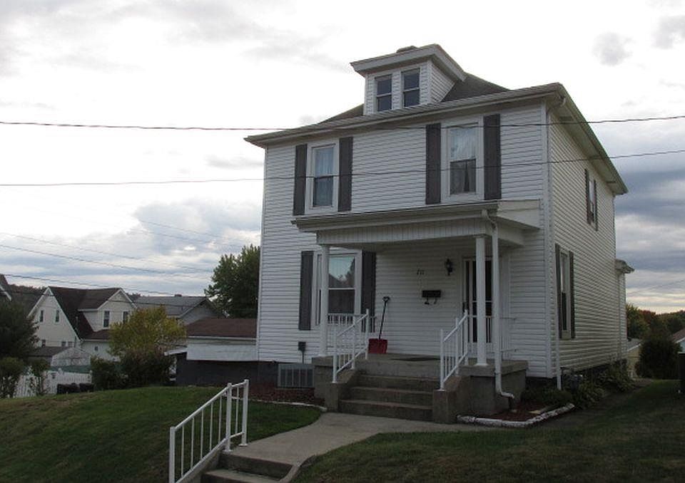 1st image of 211 Elm Ave