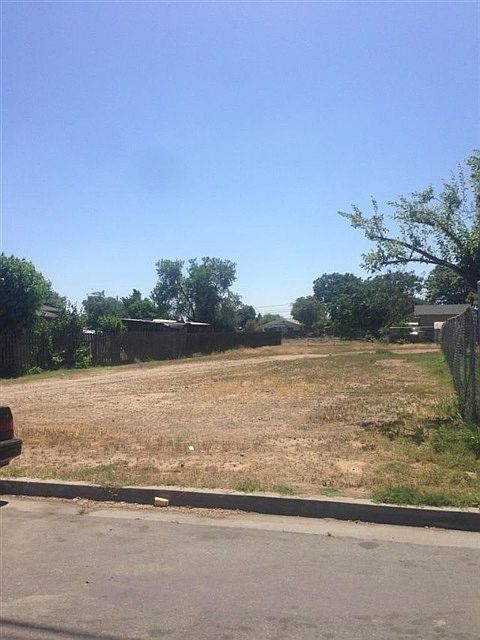 2nd image of 410 Fig Ave