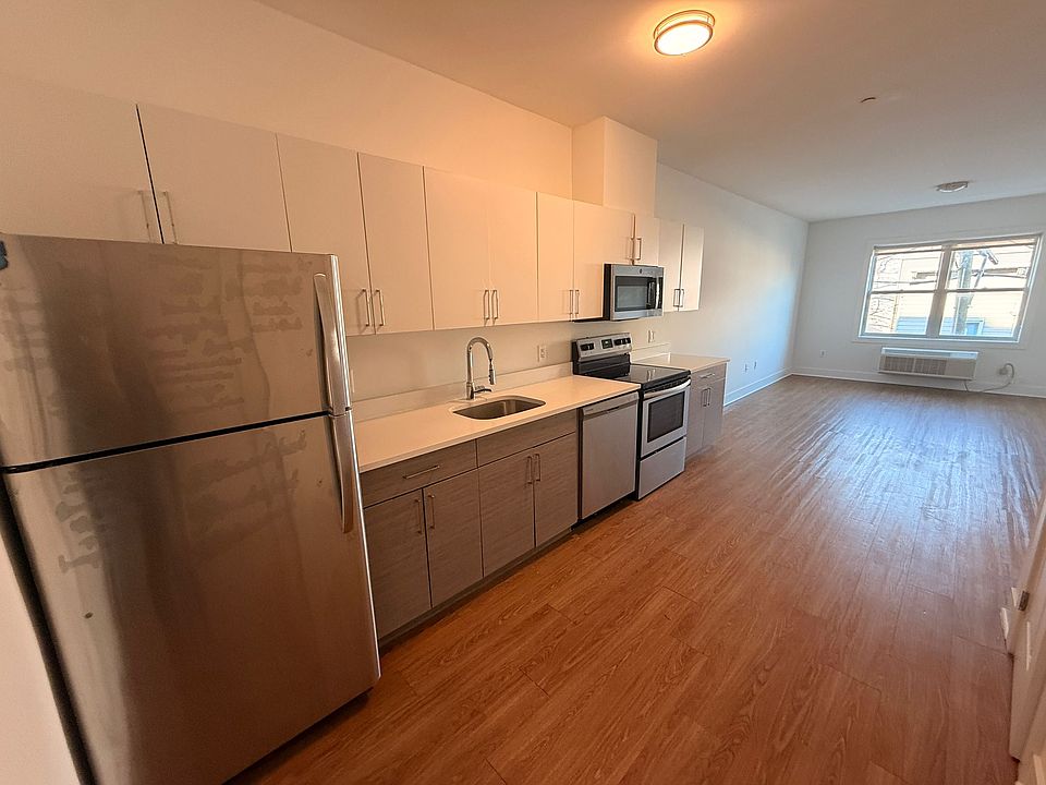 1st image of 421 Bergen Ave #311E