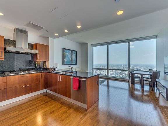 5th image of 401 N Wabash Ave Unit 68B