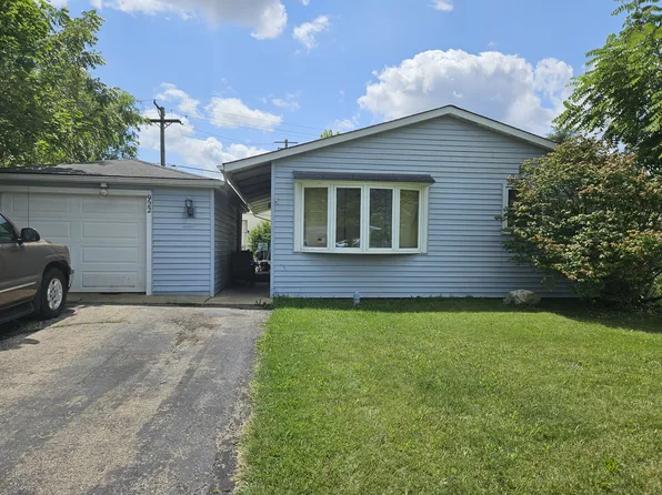 922 Berkley St, Carpentersville, IL 60110