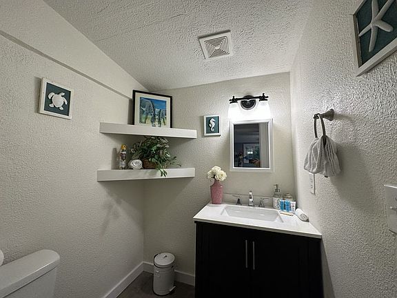 5th image of 203 Coronado Pl