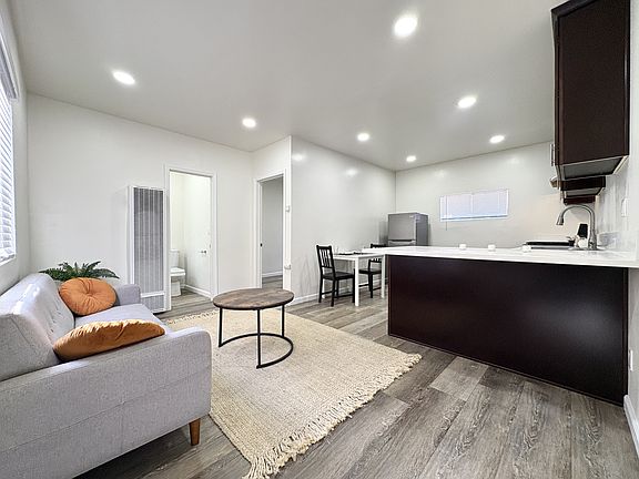 2nd image of 1770 Gaviota Ave #11462615