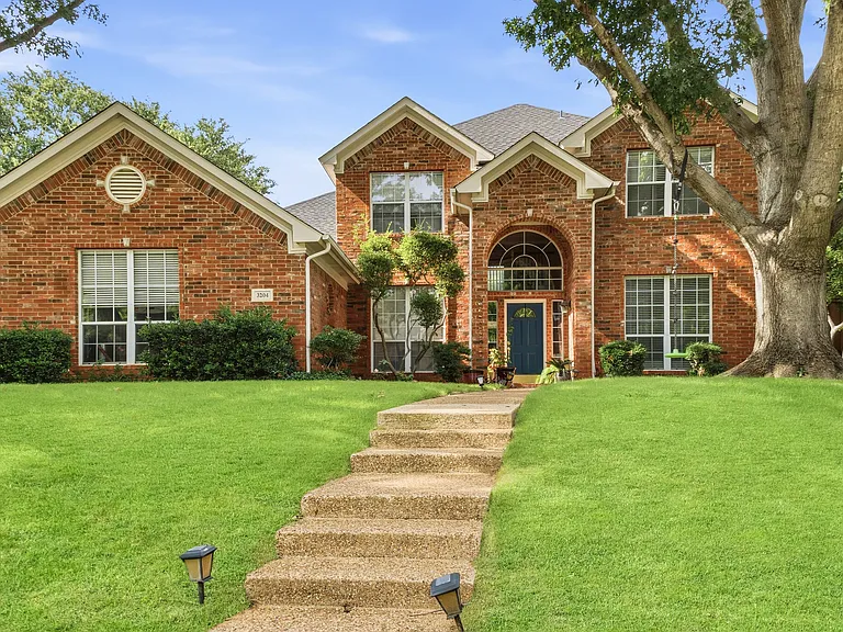 3204 Chaucer Ln — Photo 1