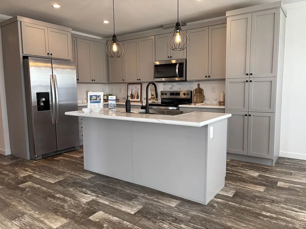 3 bed, 2.0 bath, 1460 sqft, $1,649 — Photo 3