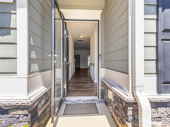 4th image of 1415 Troon Dr