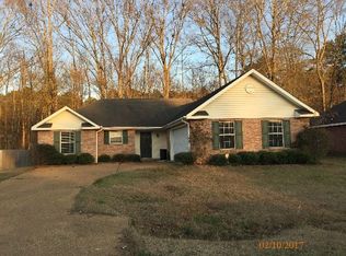 318 Willow Bay Dr, Byram, MS 39272