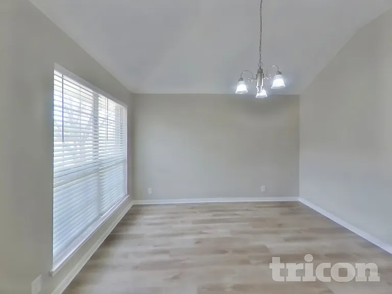 1714 Coxwold Ct — Photo 3