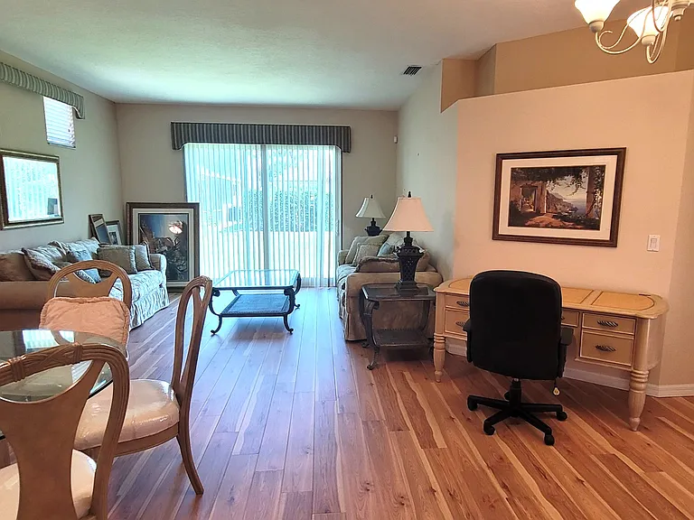 142 Babylon Ln — Photo 15